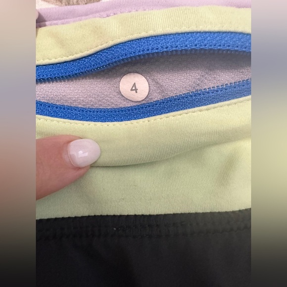 Lululemon Run: Speed Short *4-way Stretch in Black / Quilt Spring 14-23 - Picture 6 of 7